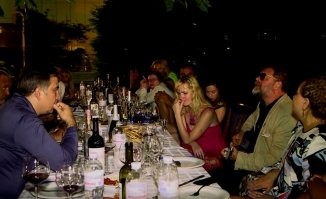 Уж не мерзавцу гребеньщикову рассуждать о помощи материально и духовно. Помог он вот этим тварям в виде пиара.