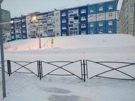 Немножко поснежило и город парализовало... Ой, бяда-бяда...
Вот как-то так: (На видео 4-х полосная дорога...)