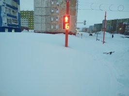 Немножко поснежило и город парализовало... Ой, бяда-бяда...
Вот как-то так: (На видео 4-х полосная дорога...)