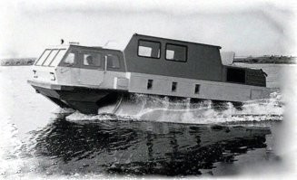 Все новое - это хорошо забытое старое. Разница в отделке и количестве кают.
Шнекороторный ЗИЛ-29061