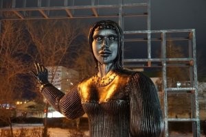 При обработке этой фотографии нейросеть обматерился пол часа и зависла.