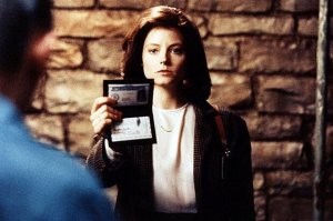 5 самых горячих киношных женщин-копов