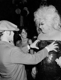 Обвинение в домогательстве. Запрет всех выступлений и дисков)))