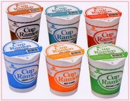 На сколько я помню, задолго до доширака появилась лапша в стаканах. "Cup ramen" и "Cup noodles".Я тогда еще студентом был, иногда подрабатывал на разгрузке машин на оптовых рынках. Прикалывало, что полную машину с этой лапшой, двое ребят разгружали минут за 30. Груз почти невесомый. Ну и сверх оплаты, нам давали этот супешник на выбор по несколько стаканов.
А по теме- лапше, чтобы быть именно полезной, а не нажористой, следует быть сделанной из твердых пород пшеницы. А сочетание лапши из обычной муки, пальмового масла и майонеза впридачу- это вообще то, адский ад.