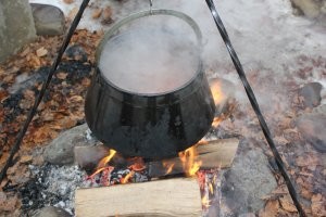 Такого уровня блюда кроме шурпы -  это Казахский (?) хаш и Закарпатский бограч. Уважительно отношусь ко всем трём, и не знаю, кому отдать предпочтение. Разве, что бограч погуще. 
На фото - именно бограч. Недалеко от Чинадиево - Закарпатье.