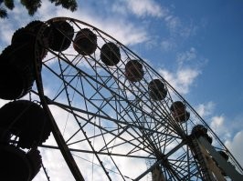 Я смотрю колесо на месте фото 2004 года