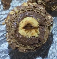 Конфета с орехом.