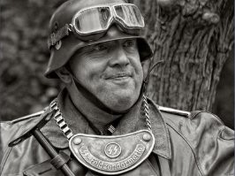 Зачем немецкие солдаты носили на груди пластины на цепи?