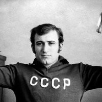 О подвиге Карапетяна нигде не писали, ведь в стране победившего социализма троллейбусы не могли падать в воду. Свидетелям инцидента приказали молчать о случившемся.

Подробнее здесь: