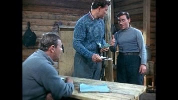 В фильме "Карьера Димы Горина" снимался вместе с Владимиром Высоцким.