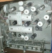 Первый раз вижу семисекционный переменный кондёр. Навороченный аппарат.