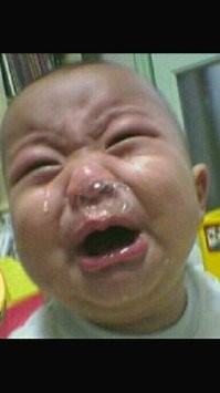 Большая подлость: мужчина украл телефон у упавшего пенсионера