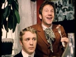 - Девочка, сколько тебе? 
- Литр!