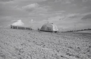 Фантастические трактора и пульт управления ими  из фильма "Дело было в Пеньково"1958г