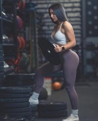 Девушки в лосинах