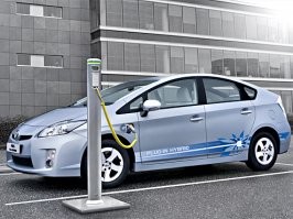 Раньше не подзаряжался от сети.