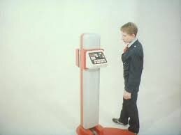 Это не лифт. Это вход в машину времени :)