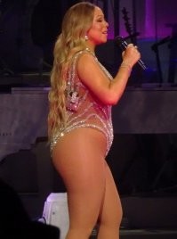 Вот корова, а те сверху священные животные