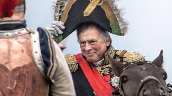 Любви все возрасты покорны: студентка влюбилась в учителя на 27 лет ее старше