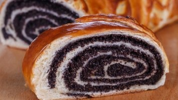 Это пирожок, а то пирiжок, чувствуете разницу?