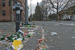 Ахахаха, ну и бред... Аффтырь, ты в германии то бывал, или так - мимо проходил?  Менталитет немецкий. ДБ...