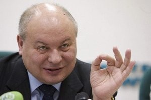 Егор Гайдар. Это серийный убийца и знаменитый экономист начинал как член КПСС, верный марксист-ленинец, редактор журнала "Коммунист". В дальнейшем стал либерал-капиталистом татчеровского типа. От его реформ в России сдохло несколько миллионов человек. Не только не сел в тюрьму, а жил в почете и богатстве. Сегодня ВШЭ выпускает каждый год новую плеяду молодых дипломированных гайдарят.