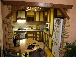 А вот вид кухни в целом.По моему,красиво.