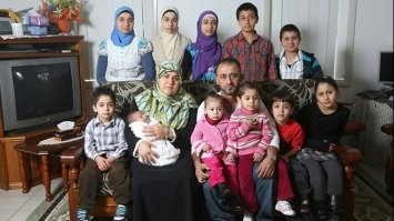 В Париже нынче одной сковородочки может и не хватить на ужин...