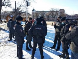 Задержания детей, танцы и бесстрашные пенсионеры: митинги 23 января 2021 года