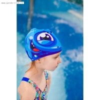 А с родителей сего ребетЁнка спросить не хочут - почему их дитё без них в бассейне муйнеей страдает? И почему на тыковке дитятки не було ...