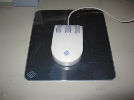 Помнится четверть века назад вот на такой работал. Станция умерла, а мышь жива...:))