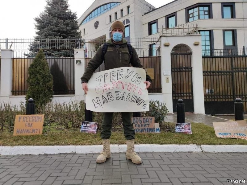 Цунами поддержки поднялось даже за пределами России. 
В Риге протестующих разогнала полиция.
В Киеве протестующих разогнали нацики. 
Решительную поддержку выразил Кишинёв (фото).