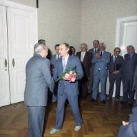 Как говорится, из грязи в князи !