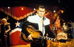 Фрэд ошибался. Просто туда, где были стиляги, его не пускали. Он же сотрудник посольства СССР (по фильму), и находился, скорее всего, либо в Вашингтоне, либо в Нью-Йорке.
А стиляги в Штатах были преимущественно на Юге. Элвис, Литтл Ричард и др. Фильм-комедия был с Джонни Деппом "Плакса", я решил, посмотрев "Стиляги", что наш фильм сняли по мотивам "Плаксы".