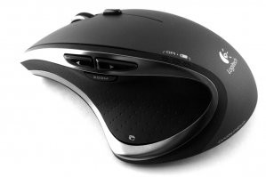 Вот лучшая мышь. Жалко, что ломается быстро. Засоры и кнопки мозги парят.
Зато полюс для поддержки Логитеха - я сам сломал передатчик, но они просто попросили меня сфоткать низ мыши и бесплатно! Курьером! Прислали мне замену!