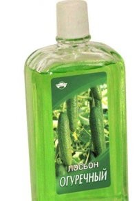 Он был не только самый дорогой, но и самый невкусный. Джентльмены предпочитали "Тройной", особо изысканным было употребление "Огуречного лосьона". Ну а гурманы составляли целые коктейли, у нас на районе был популярный коктейль "Слеза комсомолки" - смесь нескольких одеколонов, в основном "Тройного" и Огуречного лосьона", потом разбавляли с "Буратино" или "Дюшесом"  один к одному, некоторые добавляли столярный лак на спиртовой основе. После 1986-го года одеколоны и прочие субпродукты употребляли практически все слои населения, рабочие и интеллигенты, сантехники и кандидаты наук, про докторов не знаю, врать не буду, с ними пить не приходилось, а вот с ментами было дело.