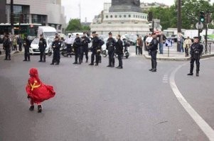 "Ходит-бродит по Европе призрак Коммунизма" (с)