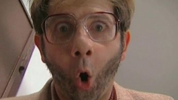 Жители дорогой многоэтажки сделали невероятный подарок своей уборщице