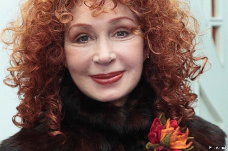 А чё так мало Татьян?
 Татьяна Веденеева
 Татьяна Тарасова
 Татьяна Васильева
 Татьяна Буланова
 Татьяна Овсиенко
 Татьяна Догилева
 Татьяна Кравченко
 Татьяна Лаврова
 Татьяна Конюхова
 Татьяна Окуневская
 Татьяна Аксюта
 Татьяна Устинова

 и так до бесконечности ....