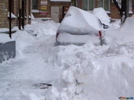 Не тот климат в России чтоб страдать подобной херней. 
В СССР в местах массового скопления людей существовали теплые общественные туалеты, правда это дело испоганили качеством их уборки.