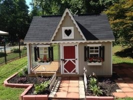 Собачьи будки и то круче.