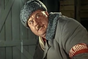 Х" с пальцем пожалуйста не путайте ...Дружинник - это добровольцы , учавствовавшие в помощи милиции , для обеспечения правопорядка . С разрешения милиции и в пределах закона. Активисты - еб@натики , возомнившие себя пупами земли , чаще всего действуя не как помощь полиции , а скорее как головная боль.