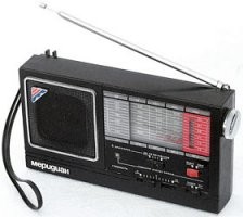 Портативный радиоприёмник "Меридиан РП-348" с начала 1988 года выпускал Киевский завод "Радиоприбор". Радиоприёмник рассчитан на приём радиостанций в диапазонах: ДВ, СВ, КВ-1 9,5...9,8 МГц; КВ-2 11,7...12,1 МГц и в диапазоне УКВ. Основные характеристики РП: Чувствительность в диапазонах: ДВ 2,0, СВ 1,2, КВ-1, КВ-2 0,5 мВ/м, УКВ 100 мкВ. Односигнальная избирательность по соседнему каналу, при расстройке на 9 кГц - 26 дБ. Коэффициент гармоник в тракте: AM - 5%, в ЧМ - 3%. Диапазон воспроизводимых звуковых по звуковому давлению тракта: AM - 315...3150 Гц, ЧМ - 315...6300 Гц. Потребляемый ток без сигнала 30 мА. Максимальная выходная мощность ЗЧ 0,45 Вт. Габариты приёмника 210х41х116 мм. Масса без батареи - 500 гр. С 1991 года завод выпускал радиоприёмник "Меридиан РП-248" полный аналог предыдущего радиоприёмника "Меридиан РП-348".