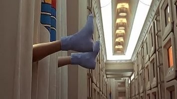 Тоже мне открытие!
Все уже давно видели, как спят стюардессы