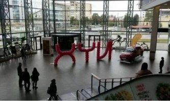 Не ищите здесь смысл. Здесь в основном маразм