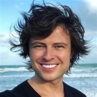 "Эххх... почему не я был на его месте..."