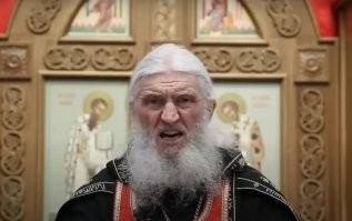 Монашек надо держать в строгости, иначе так и помрут девственницами, бедняжки.