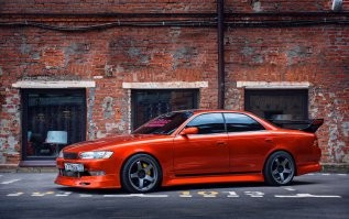 служебное авто тойота марк2?  Что то не верится...
Вообще на служебный автомобиль не тянет.