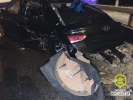 Ребята в гоночки решили поиграть! Через несколько секунд, второй участник заезда подкатил, так же под красный!