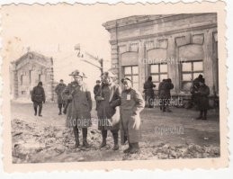 Может не в тему-итальянцы в Сталино (Донецк).